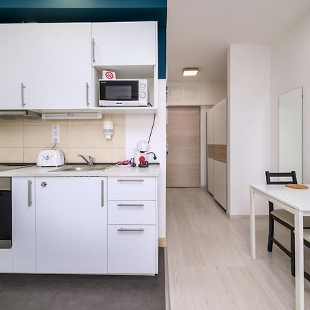 Atrium Residence Deluxe Suite-Free Parking Garage Same Building Budapest Eksteriør bilde