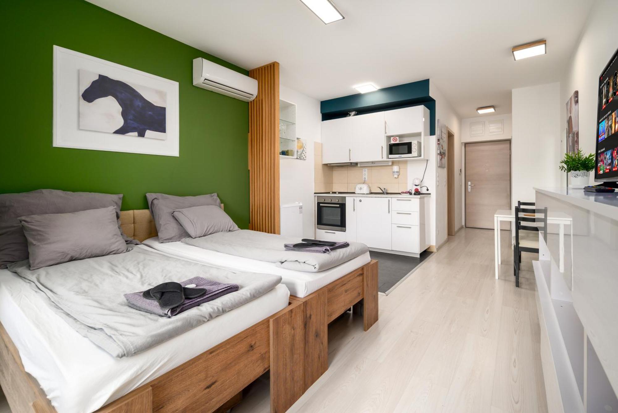 Atrium Residence Deluxe Suite-Free Parking Garage Same Building Budapest Eksteriør bilde